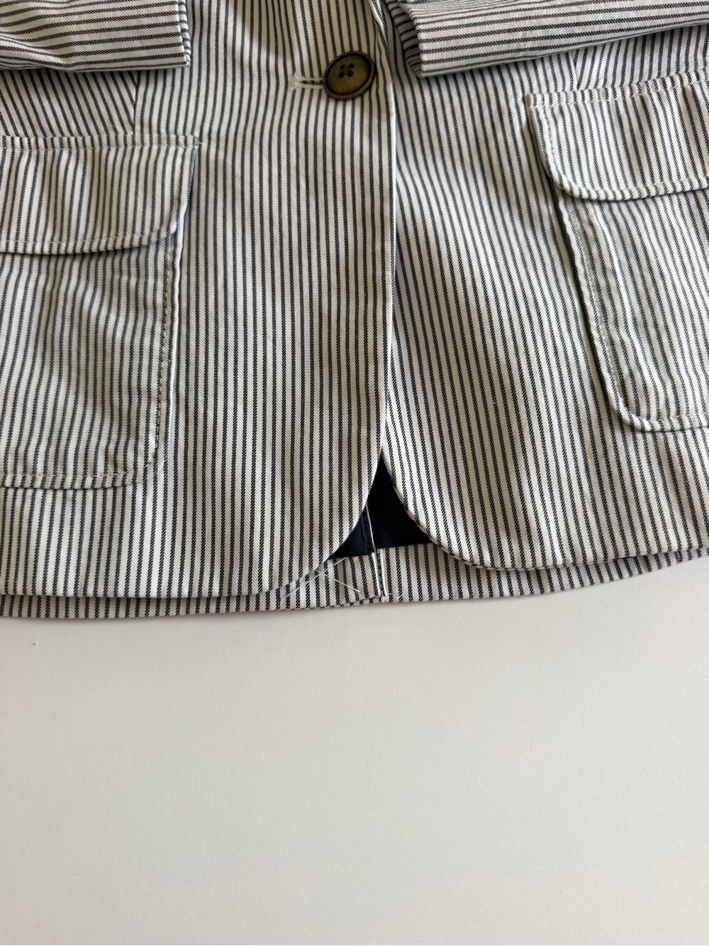 Banana Republic Striped Seersucker-Style Blazer Petite 8P - Picture 7 of 9